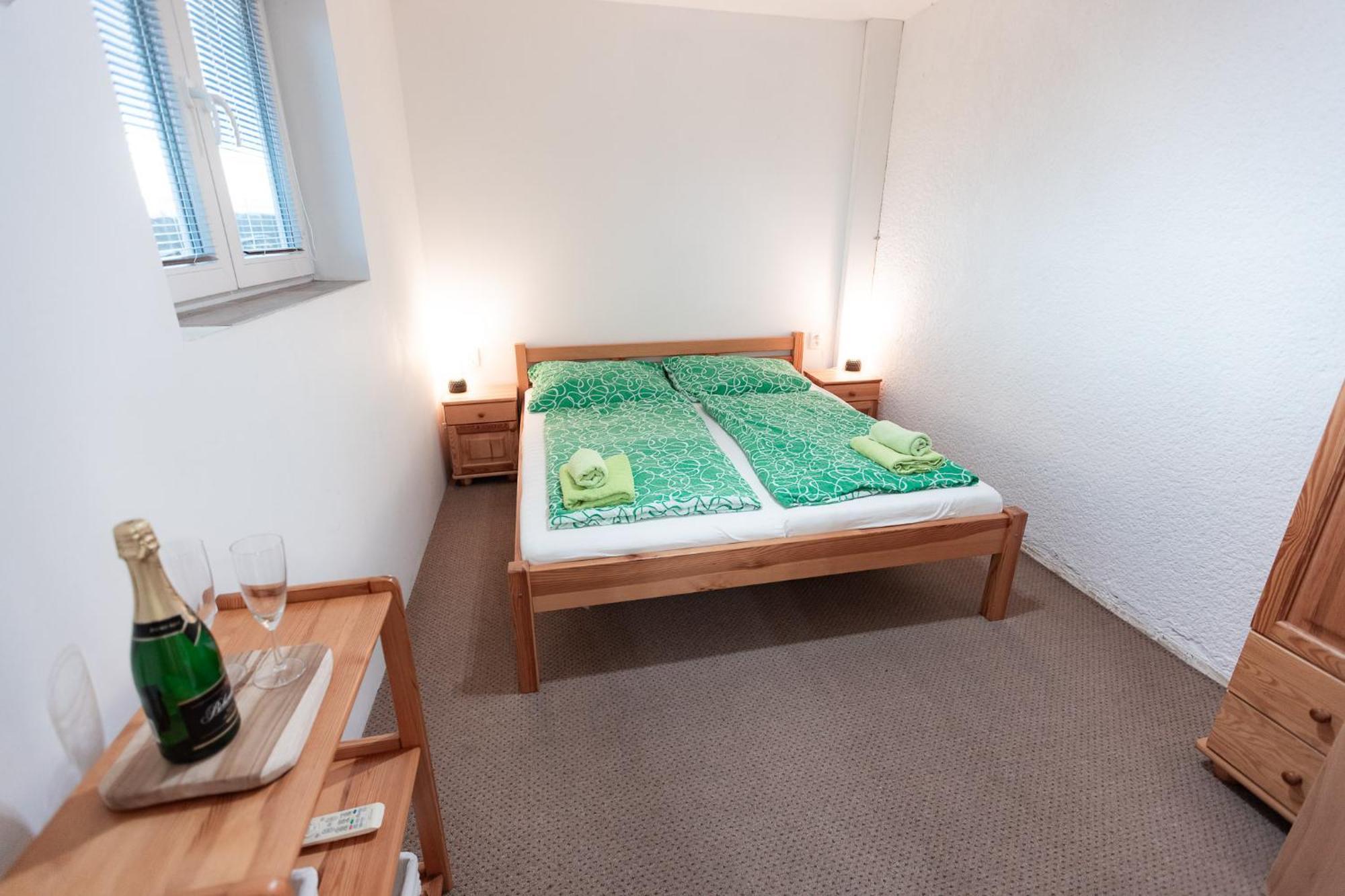 Hotel Rozkos Česká Skalice الغرفة الصورة