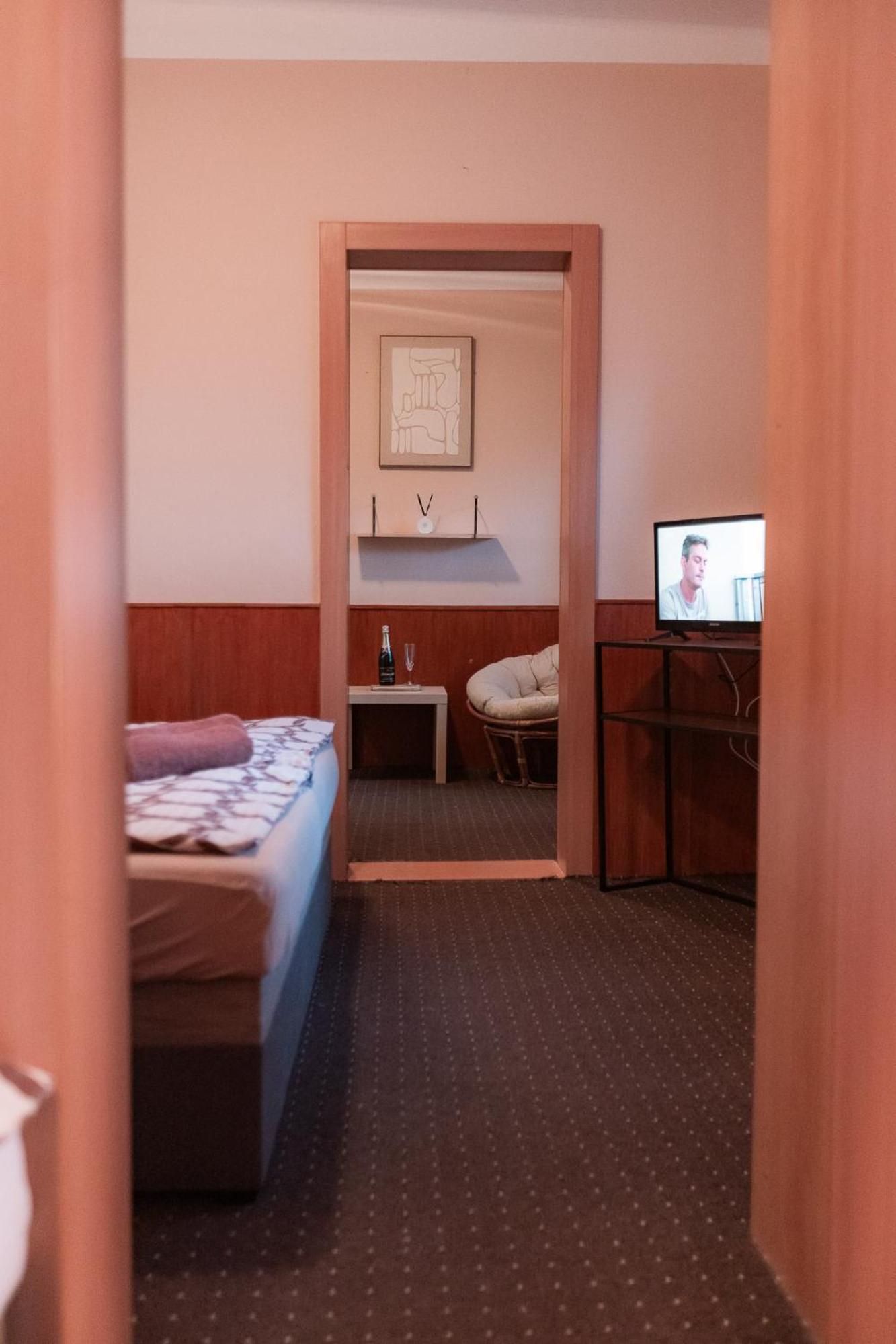 Hotel Rozkos Česká Skalice الغرفة الصورة