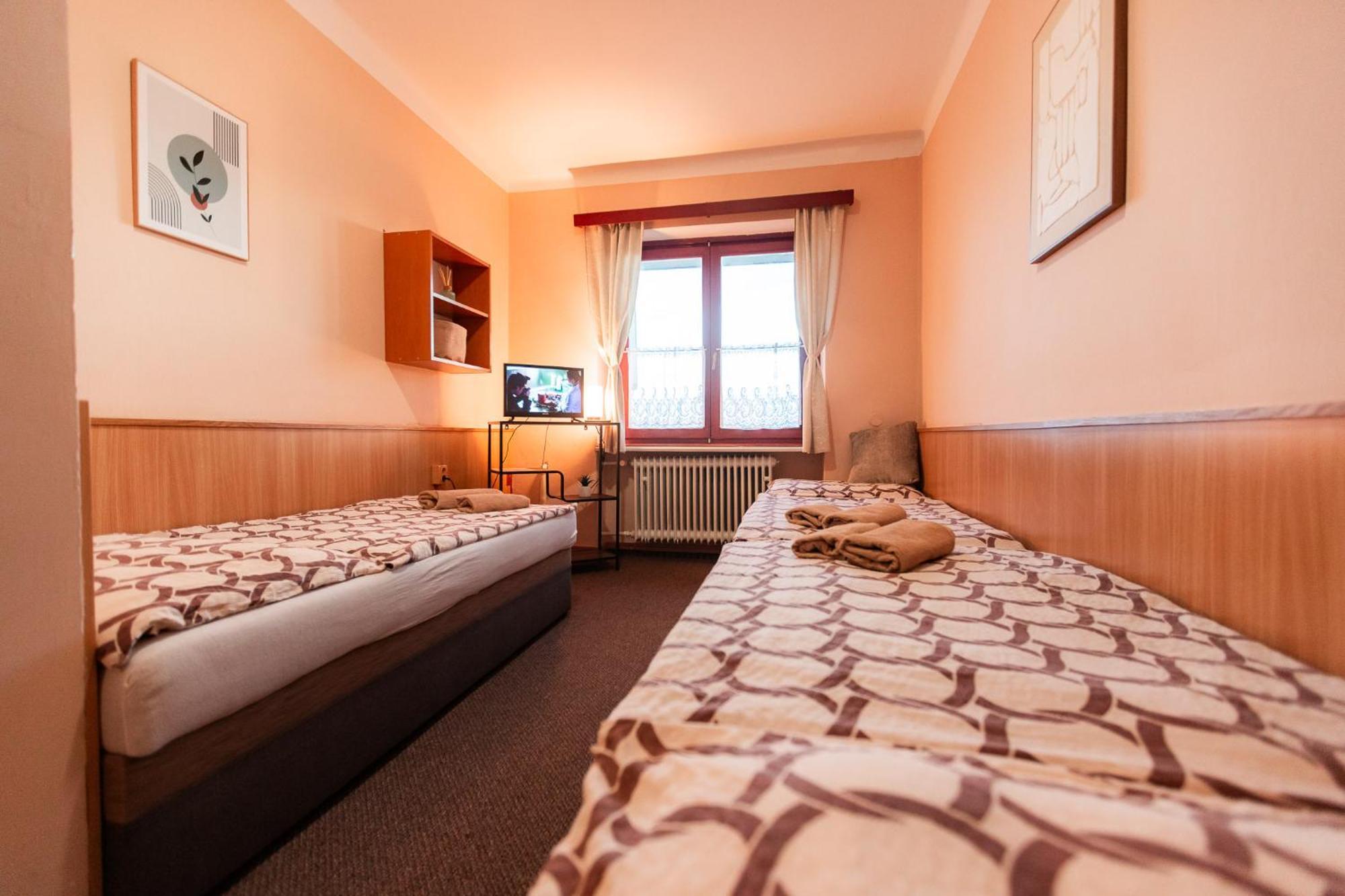 Hotel Rozkos Česká Skalice الغرفة الصورة