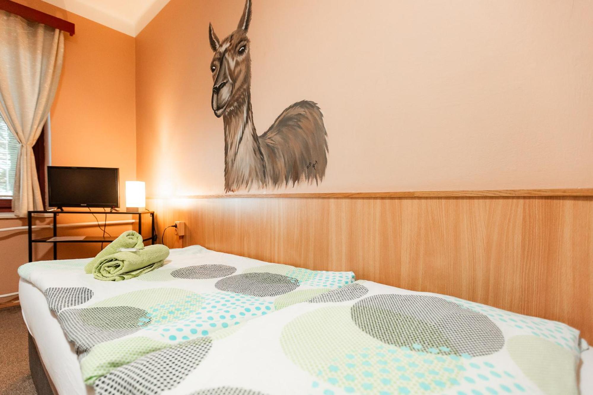 Hotel Rozkos Česká Skalice الغرفة الصورة